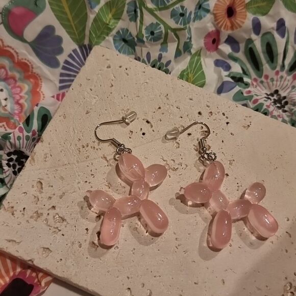 New DOLLS KILL Balloon Dog Acrylic Earrings - Picture 1 of 7